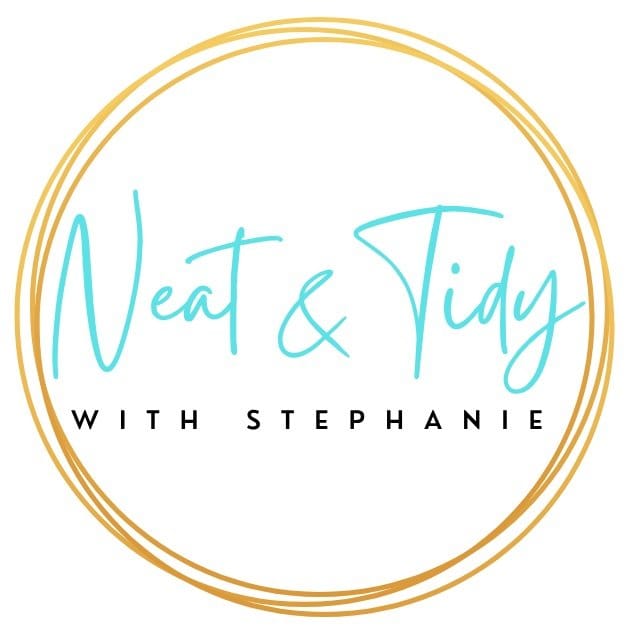 Neat and Tidy with Stephanie gold circular brand logo